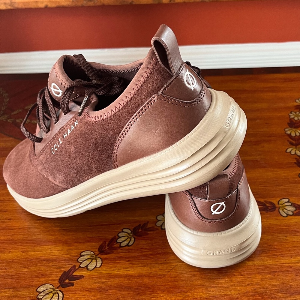 Cole Haan Men shoes brown suede available sizes 8, 9, 9.5 - Picture 3 of 3